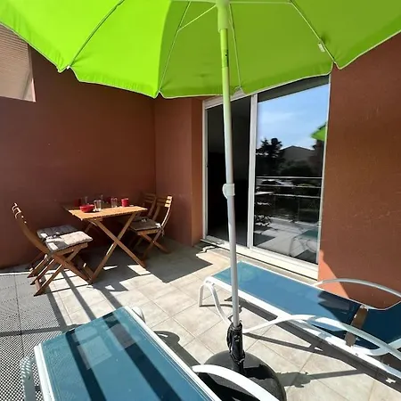 Saint-pierre La Mer Apartment